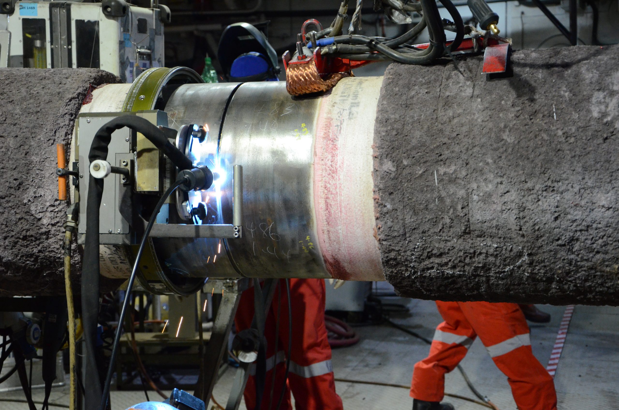 Automatic,Welding,Machine,In,Operation,For,Offshore,Pipeline,Welding